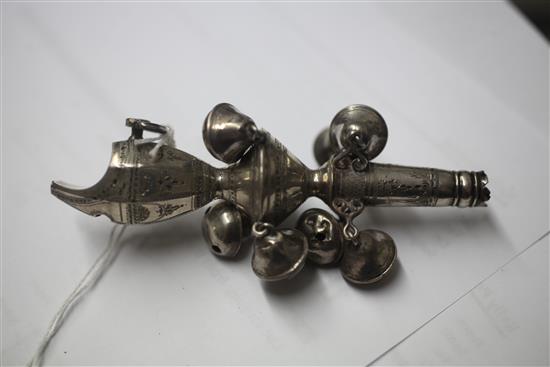 A George III silver childs rattle, 11cm.